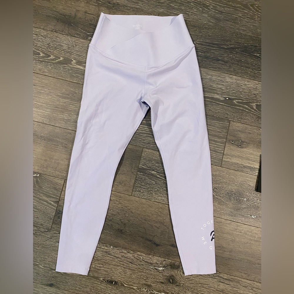 Peloton leggings Lilac size Medium